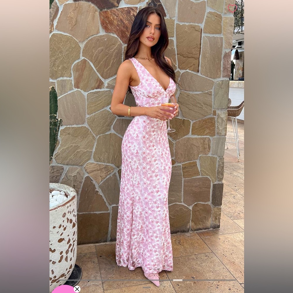 Beginning Boutique Elegant Pink Floral Maxi Dress
